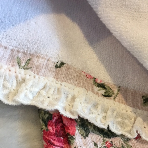 Shabby Chic Rose Garden Eyelette Lace Trimmed Farmhouse Kitchen Towels CottonNWT - Picture 8 of 16